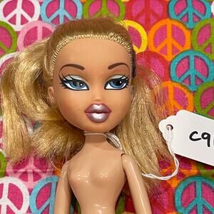 Bratz Cloe Doll #C91 Lot 9 Nude Fashion Doll Only Ink in Hair